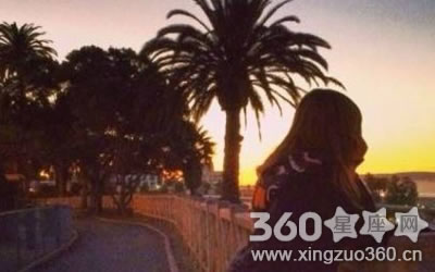 �Ͳ�����Ͷ��������һ�е�����Ů