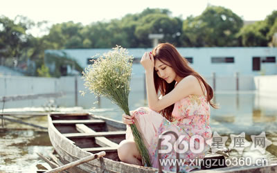 ϲ���ѱ��˵�����˵����������Ů