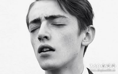 ��������ФŮ̸����֮��ͷ��ж���