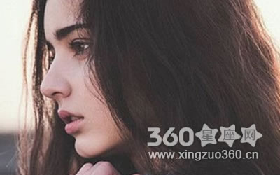 ���ʵ�����֮����������ױƷ������Ů