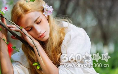 ���ʵ�����֮����������ױƷ������Ů