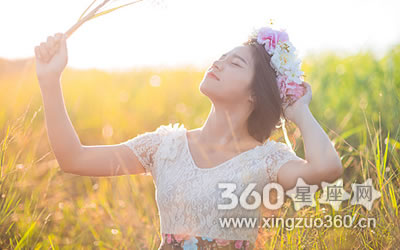 ϲ���������󿪿ڴ�Ц������Ů