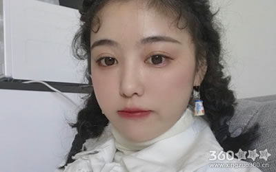 ��Щ��Ф�и�����Ů�����ں�