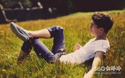 ϲ��������ɫ�۾����˵���Ф