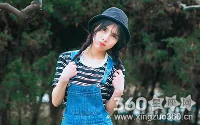 Ϊ�˳��Ż�����Сʱױ������Ů