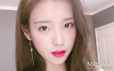 ����ݰ���һ��С���Ե���Ф��