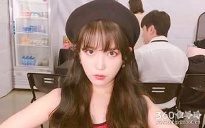 ����ݰ���һ��С���Ե���Ф��