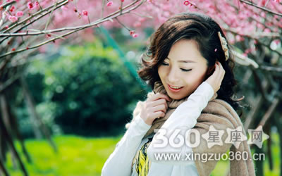 ���պ�ױ���ܴ������Ů