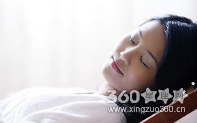 ����ϰ�߰Ѱ��������λ������Ů