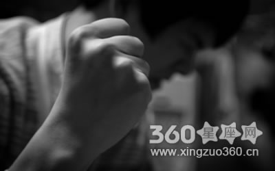 ��������Ů�ѵı�Թ��Ϊ����Ͳ��������