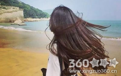 ����ȦĬĬǱˮ����ФŮ����Щ