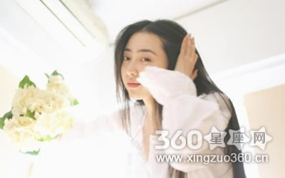 ��ϱ�� ��ƫ���۸����ŵ�����Ů