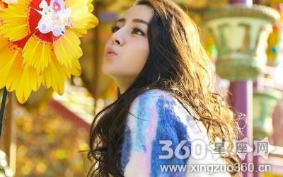 ����ˢ�� ��������Ф��΢��Ů��