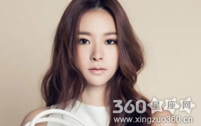 ����ˢ�� ��������Ф��΢��Ů��