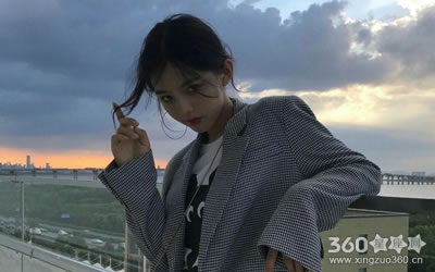 ��ױ����һ������ФŮ