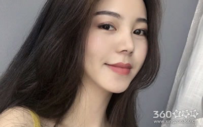 ��ױ����һ������ФŮ