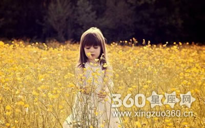 ����ױ�Ȼ�ױ�ÿ�������Ů