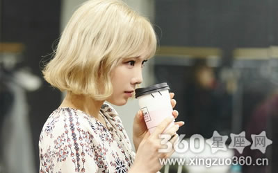 ��Щ��ФŮר���׽�����