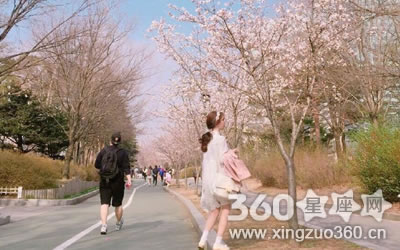 �Ҷ��ҵ�ŮƱ �͸���ƴ������Ф��