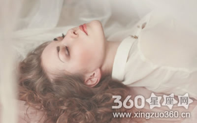 Ϊ��׷����Բ�˯��������Ů