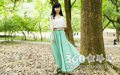 �����������Ѹ��Լ�˵���廰������Ů