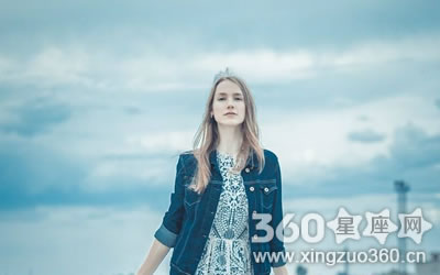 һ���¾Ͱ��Լ���������������Ů