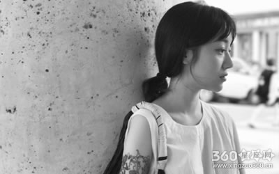 ����ϲ�����ű�¶����ФŮ����û