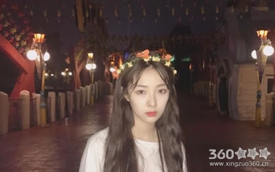 ����ϲ�����ű�¶����ФŮ����û