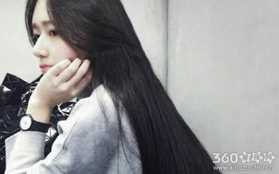 ϸ����Ů����ί��ʱ��Ӧ�䵭����Ф��