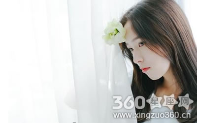 �׿�����ѧ�����𣬸�����һ��������Ů