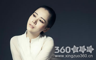 ϲ����ͻ�����һ���������Ů