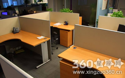 ��ʯ�칫��ˮ�ڼ���ΰڷ�