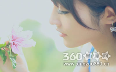 ����ϲ�����Լ��ͱ�����Ƚϵ�����Ů