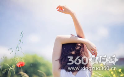 ����ϲ�����Լ��ͱ�����Ƚϵ�����Ů