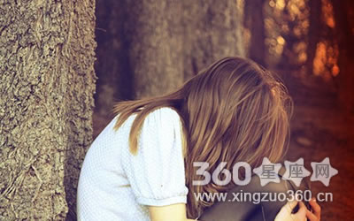 ����ϲ�����Լ��ͱ�����Ƚϵ�����Ů