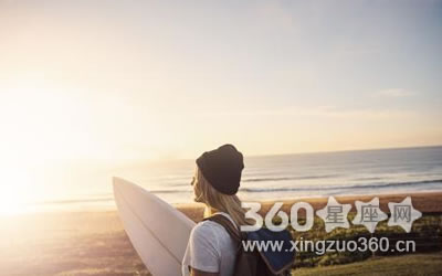 ���Բ��ᵹ׷����������Ů