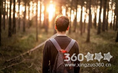 ���Բ��ᵹ׷����������Ů