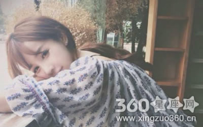 ΢Ц��Զ�������ϵ�����Ů��