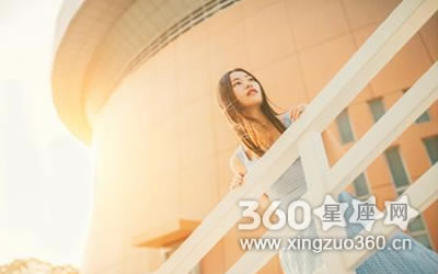 ����ֻ���Լ� ���˶��Ǹ���������Ů