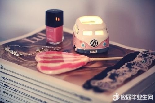 思想的旅程和厚度诗歌