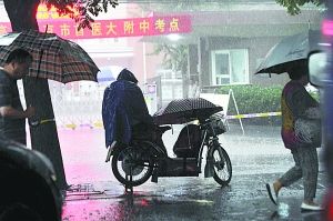 2013年北京高考语文试卷:5月社会热点频入试题