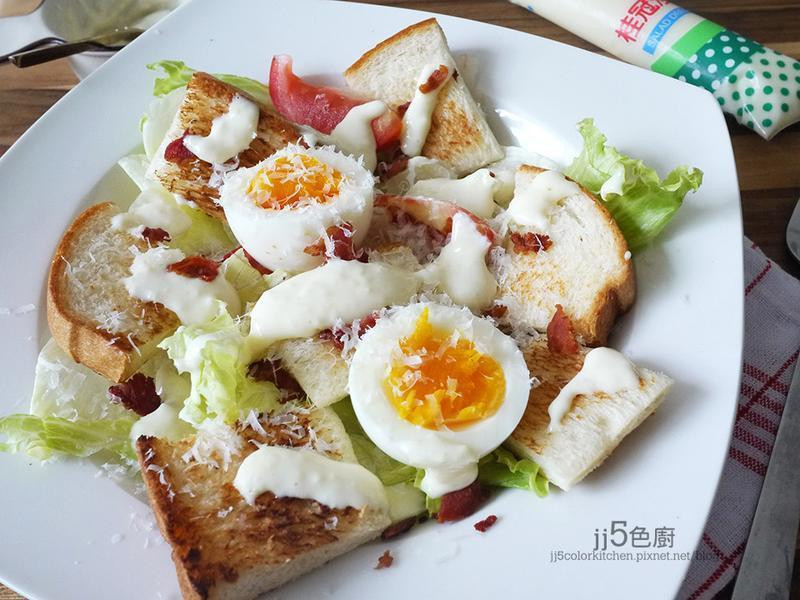 培根蛋烤土司沙拉【满分早点X桂冠沙拉】的做法