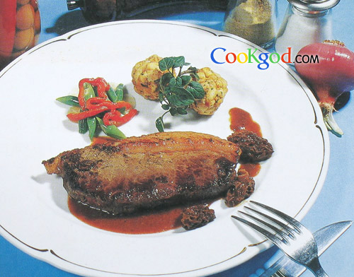 香煎西冷配法国蘑菇汁的做法