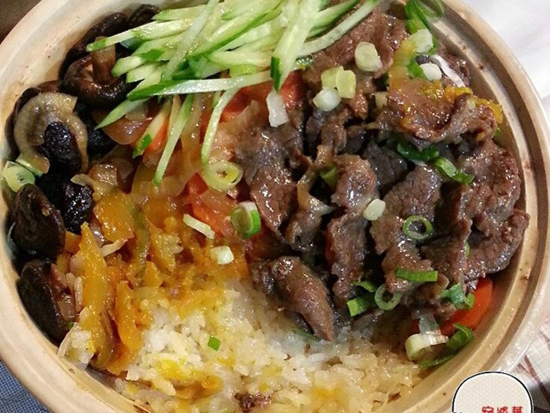 南瓜牛肉煲仔饭的做法