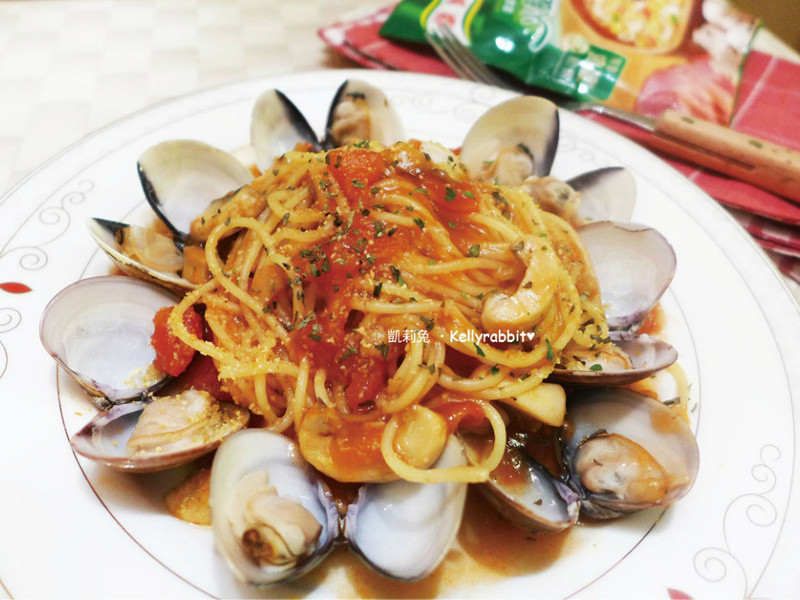 康宝就酱做-番茄蛤蛎蘑菇义大利面的做法