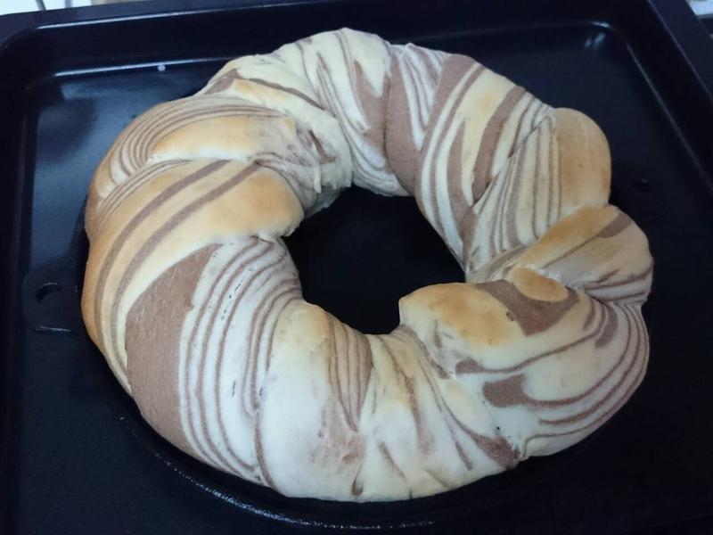 天然酵母巧克力炼乳千层面包的做法