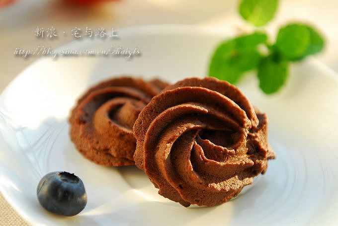 轻松挤出完美花纹的曲奇的做法