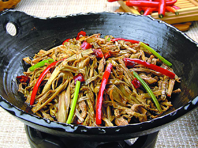 干锅木炭烤笋的做法