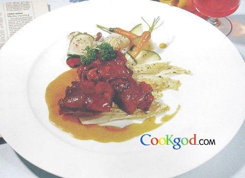 烩猪脚配芥末汁的做法