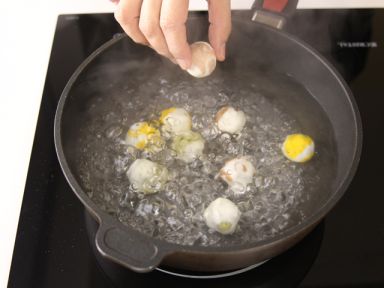 ��ɫ���������